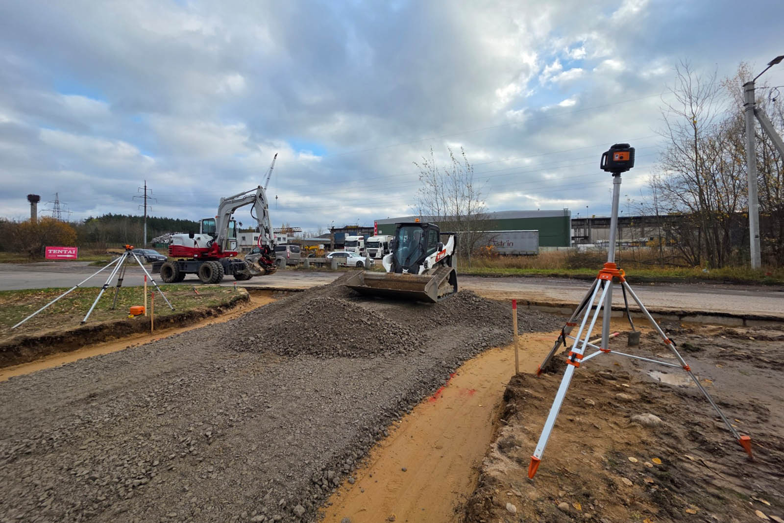 Inžinerinių tinklų įrengimo kasimo darbai-04Z
