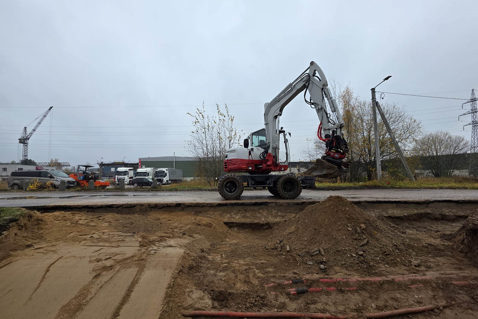 Inžinerinių tinklų įrengimo kasimo darbai-08Z