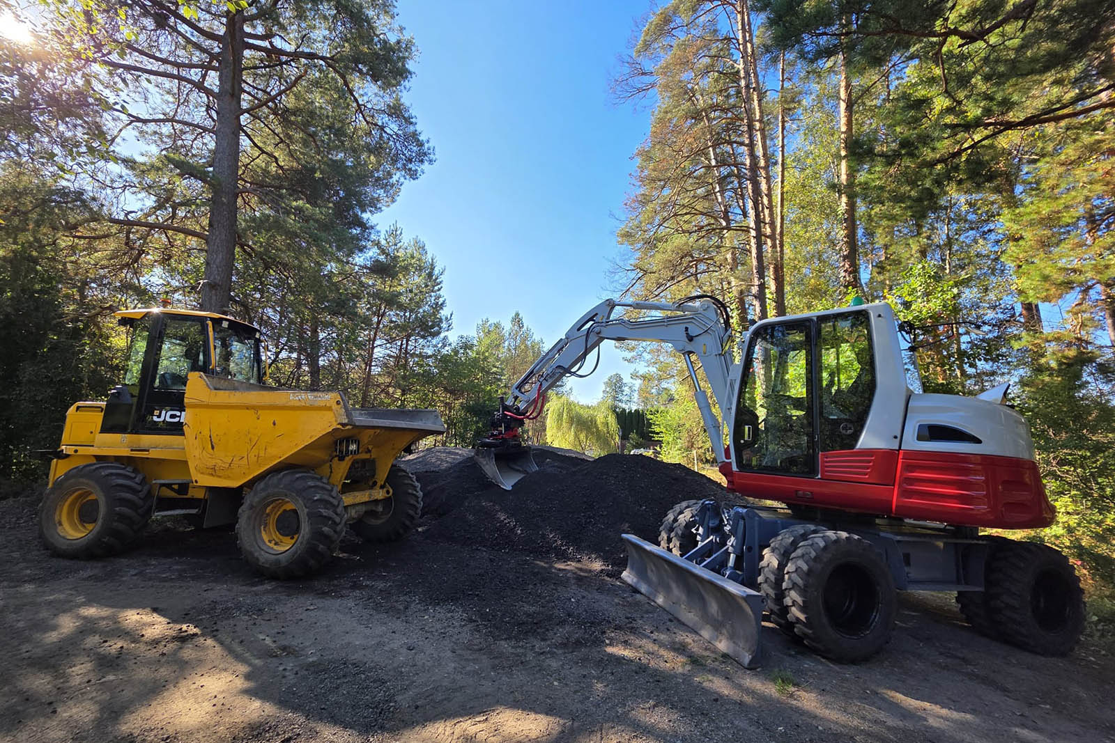 Žemės kasimas pagrindų įrengimui-004z
