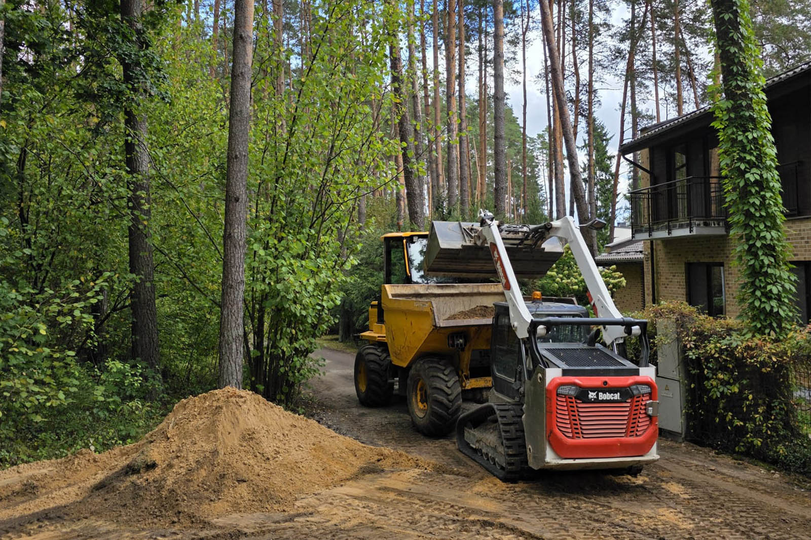 Žemės kasimas pagrindų įrengimui-005z